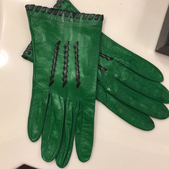 Neiman Marcus Accessories - Neiman Marcus Leather Gloves in Green + Black